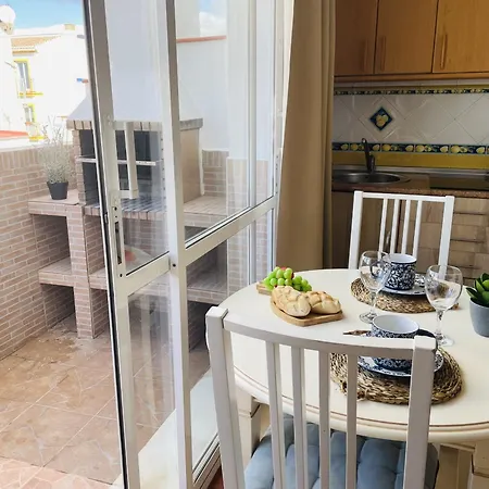Jimena Sevilla En El Centro De Apartamento Nerja