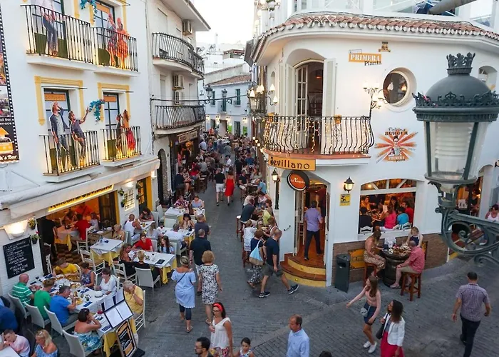 Jimena Sevilla En El Centro De Nerja